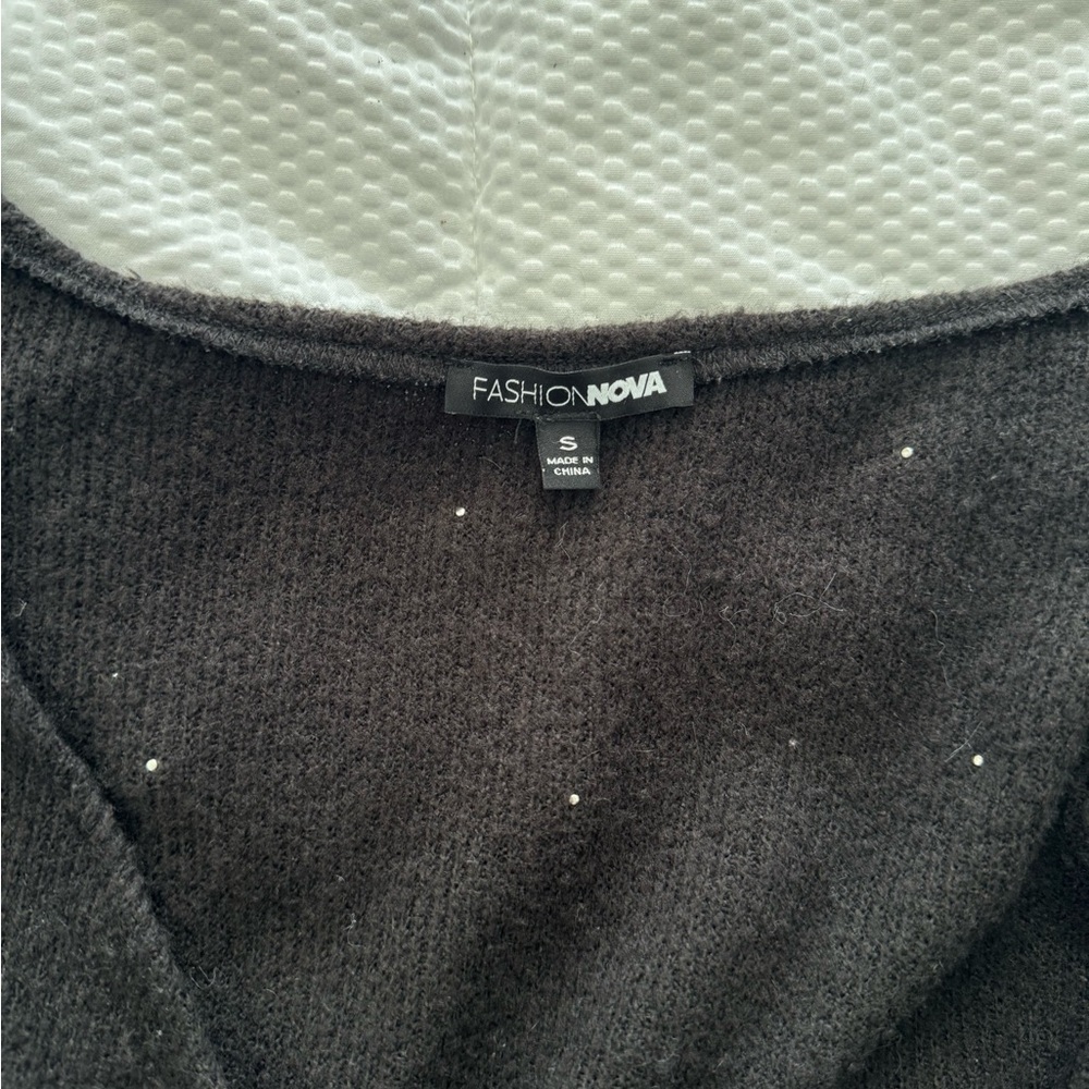 Fashion Nova Black Tie Sweater with Pearl Details - Picture 4 of 6